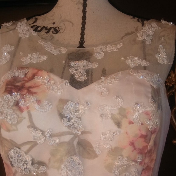 Gorgeous custom made gown - Picture 4 of 14